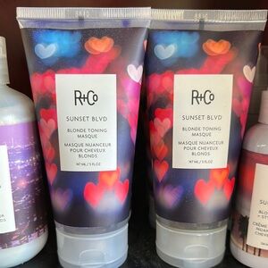R+Co Sunset Blvd Blonde Toning Masque
Set of 2
Last Set!!